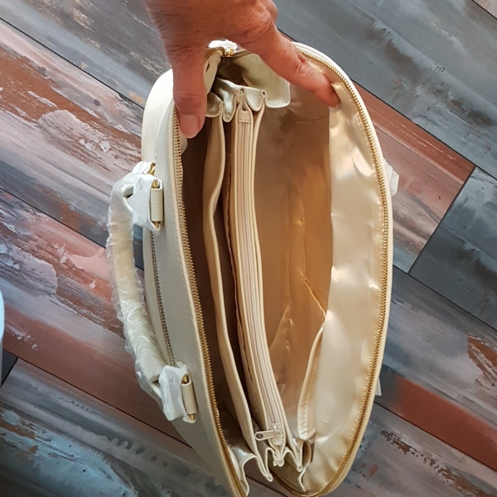 Handbag - Picture 2 of 5